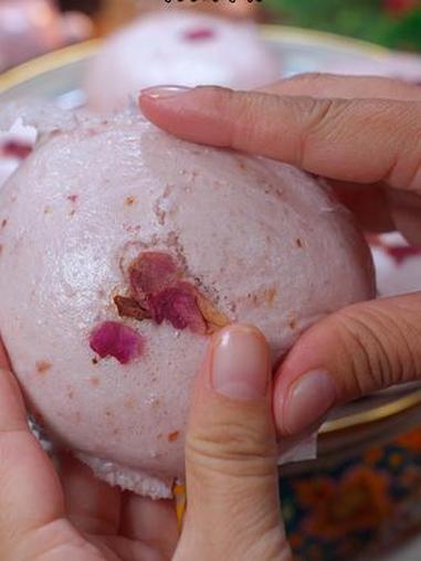 其实女人可以多吃这个酒酿玫瑰馒头,软乎乎的,冬天的早餐来一个 很满足 酒酿玫瑰馒头 酒酿馒