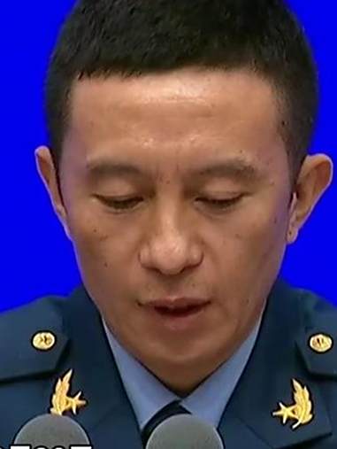 党旗国旗军旗引领受阅方队 记者从今天上午举行的国新办新闻发布会上了解到,这次阅兵,在党旗、