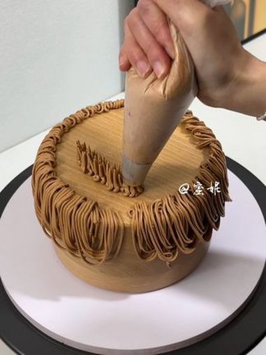 生日蛋糕裱花教程 人气蛋糕推荐 抖音网红蛋糕 蛋糕装饰 蛋糕 视频同款左下角