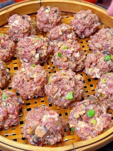 小朋友不爱吃牛肉或者不会炒牛肉的家人、试试广东的家常做法:牛斗猪#牛肉 #牛肉丸 #牛肉的