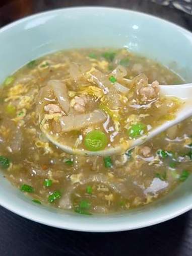 天冷了,记得一定要给家人安排上这道 酸辣海草鱼肚羹 酸辣适中适合温州人口味,喝完全身暖暖的