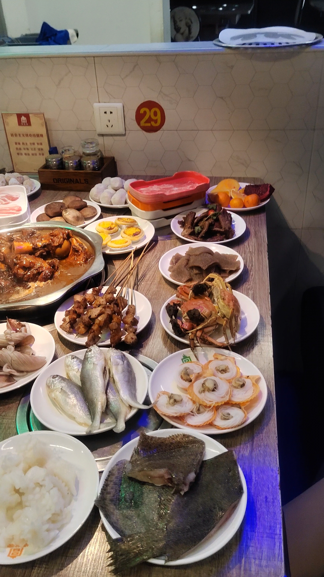 汉釜宫自助餐经济实惠欢迎光临