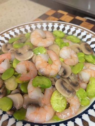豆瓣蘑菇炒虾仁 大人孩子都爱吃 家常菜 虾仁的神仙吃法