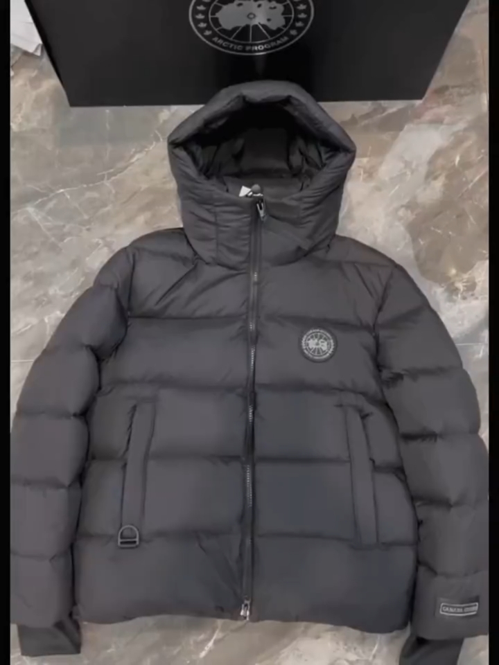 23年最经典款加拿大鹅羽绒服外套