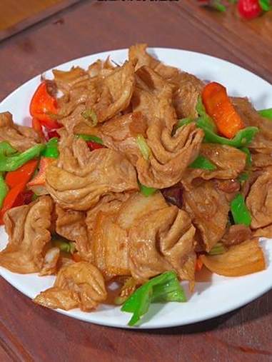 小时候最爱的人造肉现在吃起来还是很好吃，特别吸汤，又筋道又入味特别下饭。下饭菜