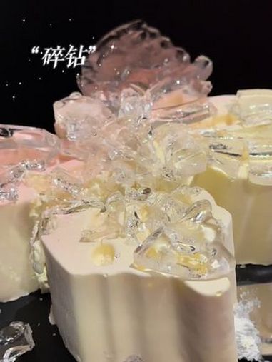 好美!蛋糕能做成这样真的太厉害了 仙女蛋糕 轻奢奶油高级感 美出高级感 仙女必备 氛围感