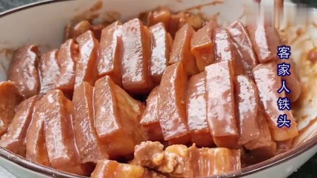 客家传统咸肉:懒人做法,饭菜一起出锅,好吃下饭,孩子都吃不停