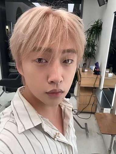 色彩测试结束后的第一件事就是漂个新发色!显白发色 hairlab丞旭 漂发 男生发色推荐 