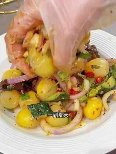 炎热的夏天,餐桌上怎能少的了一份酸辣爽口的凉拌鹌鹑 变蛋 呢?妈呀太香了 凉拌菜 河南特产