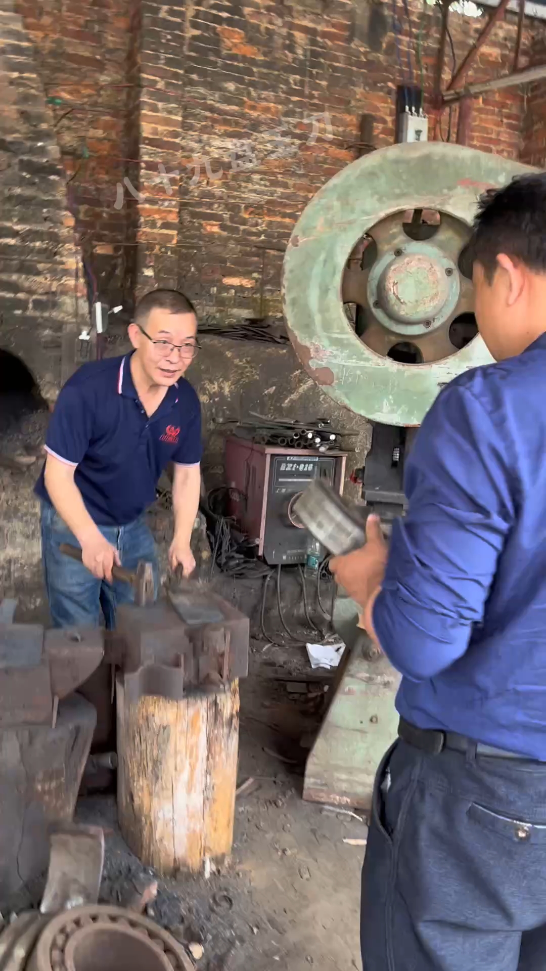 手工真材实料锻打菜刀,今天用轴承钢打几把家用菜刀