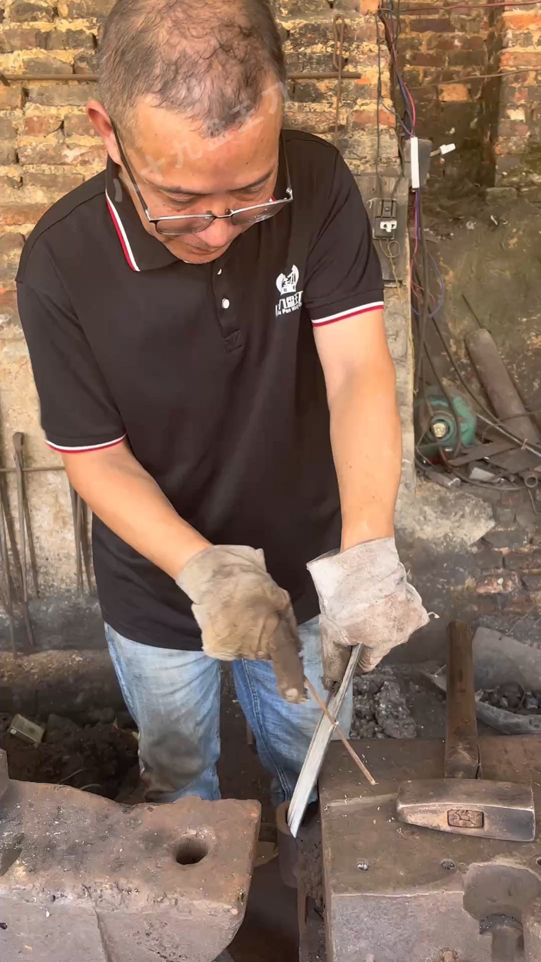 今天做一把削铁如泥的菜刀