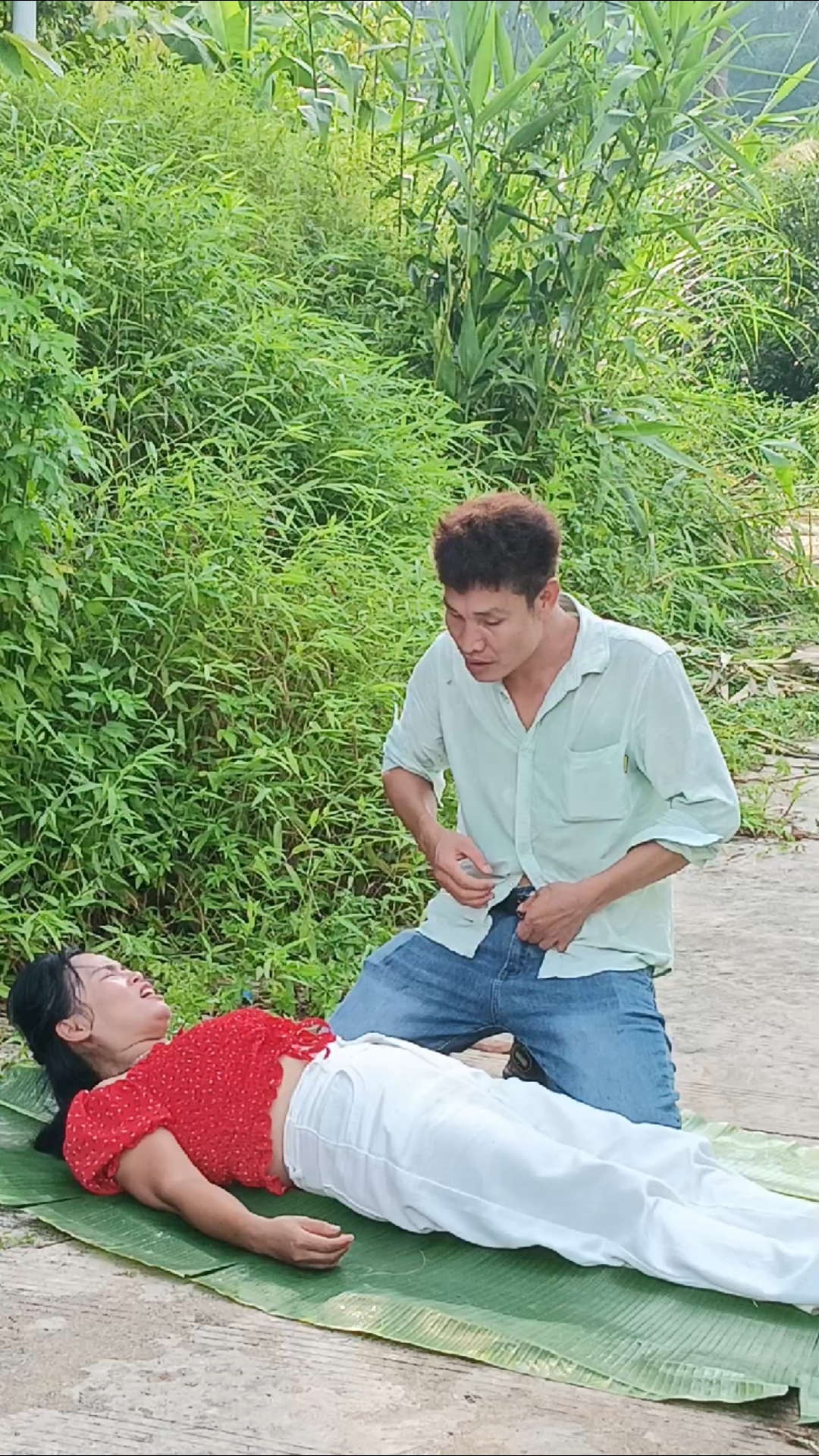 水鱼上钩  搞笑视频花絮  看一遍笑一遍