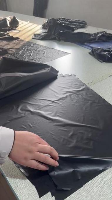 今天带大家看看羽绒服生产必不可少的验片区！#工厂实拍视频 #羽绒服 #男女同款 #东方骆驼