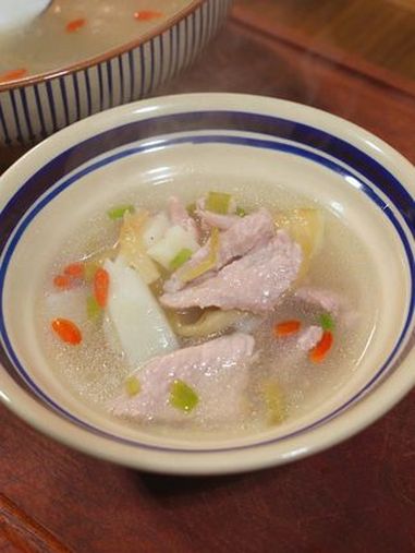 天气变凉了,一定要多家里的老人孩子多做这道山药肉片汤,汤鲜味美 山药肉片汤 家常菜 美食教