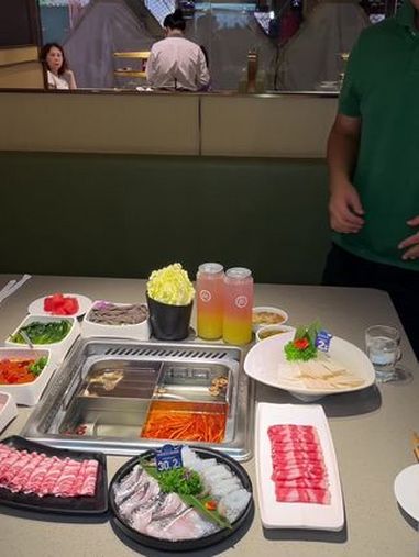 海底捞69五荤四素,让你实现海底捞自由啦,还包含免费续的主食和锅底水果小料哦 来炫海底捞 