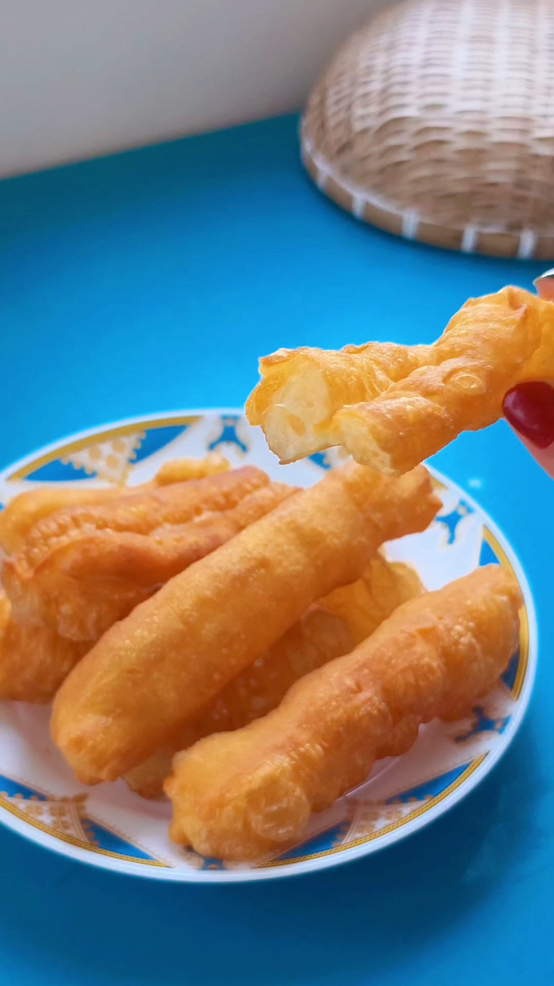 上海早餐四大金刚之油条,藏着满满的人间烟火