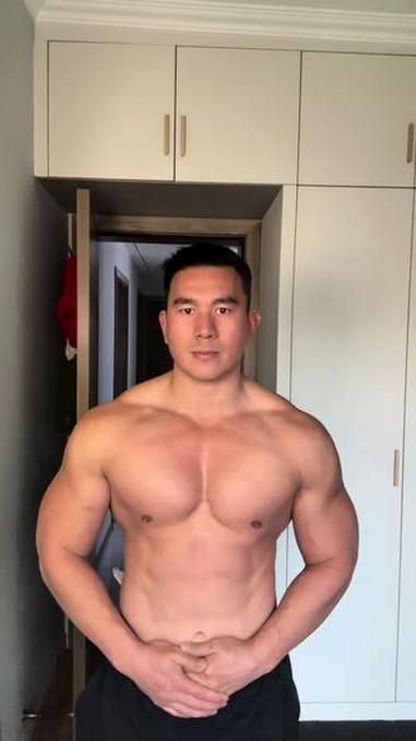 是你的理想男友吗?#肌肉男日常#硬照