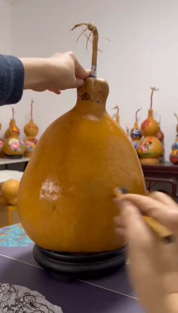 用简单快捷的方法在葫芦上画画