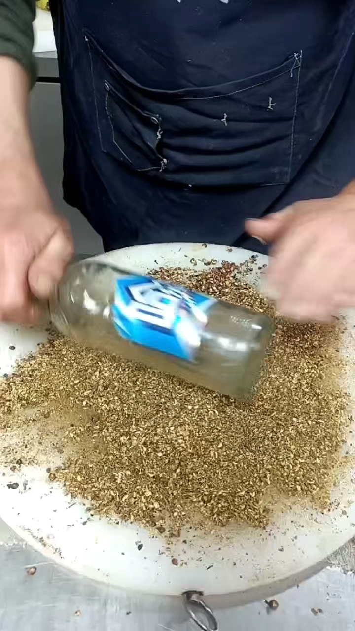 纯手工制作传统美食 老式牛肉扣碗
