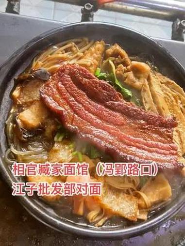 新品的大肉砂锅和鸡腿砂锅还有小肠砂锅顾客最爱
