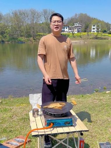 铁板臭鳜鱼真的有惊喜,一定要就看到最后 臭鳜鱼 专鳜臭鳜鱼 安徽特产 臭鳜鱼做法 铁板臭鳜