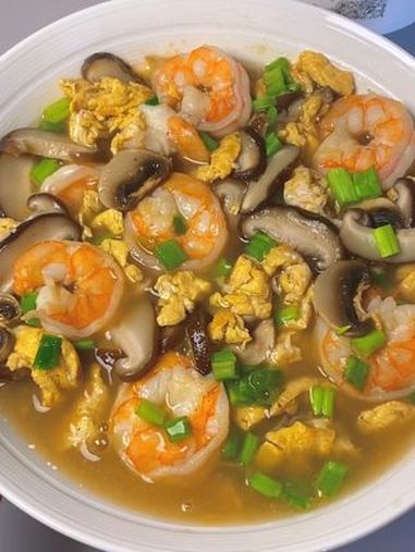 今日份减脂晚餐 鲜上加鲜的虾仁菌菇三鲜汤 减脂餐 减肥吃什么 吃瘦不饿瘦 好身材吃出来 掉