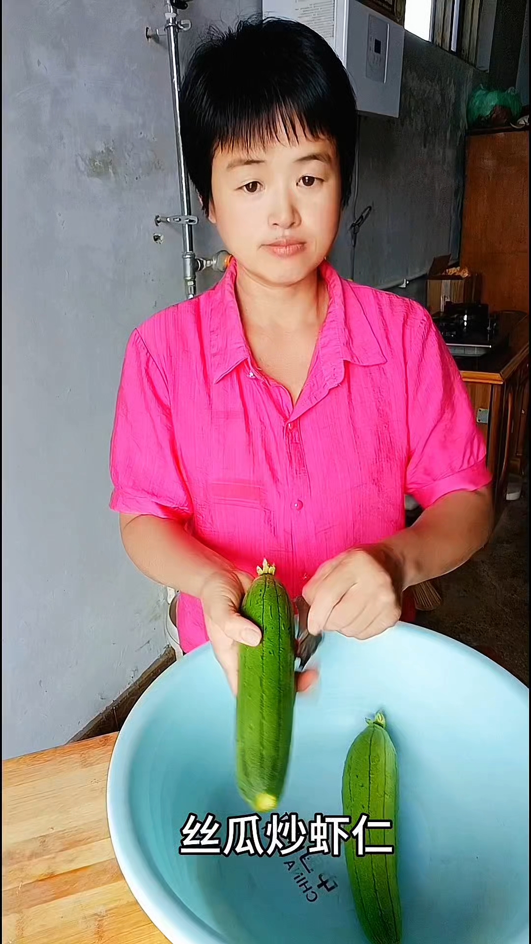美食教程丝瓜炒虾仁做法简单好吃有营养