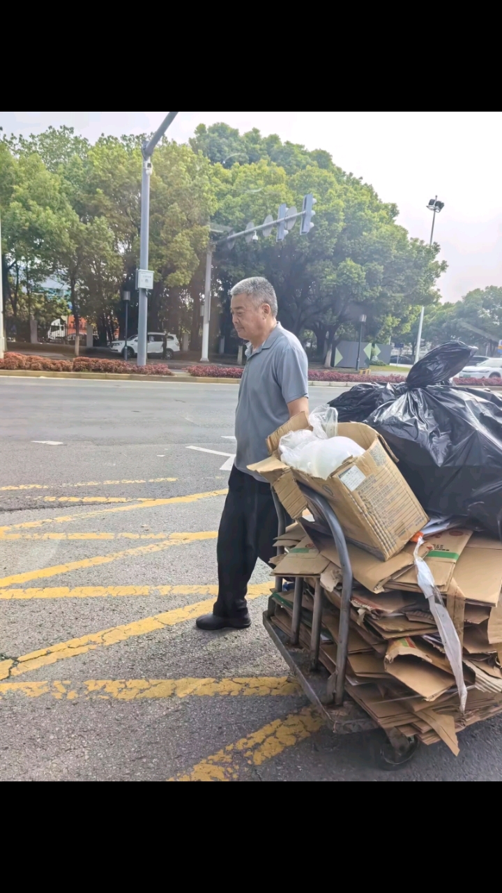 美的集团无锡小天鹅明目张胆的偷东西。