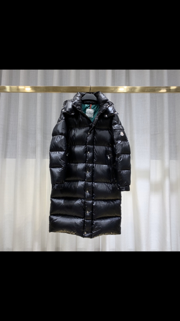 黑色长款连帽加厚羽绒服r手工制作的派克大衣采用尼龙漆和羽绒