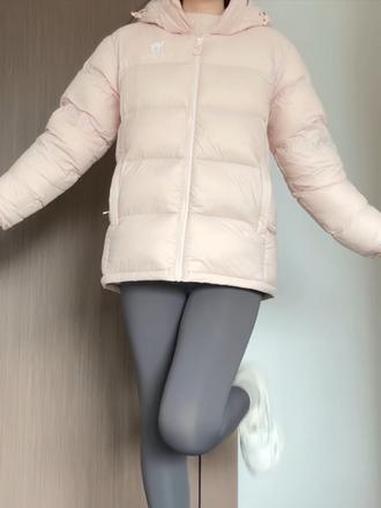 鲨鱼裤 骆驼羽绒服 肉肉女生 保暖穿搭