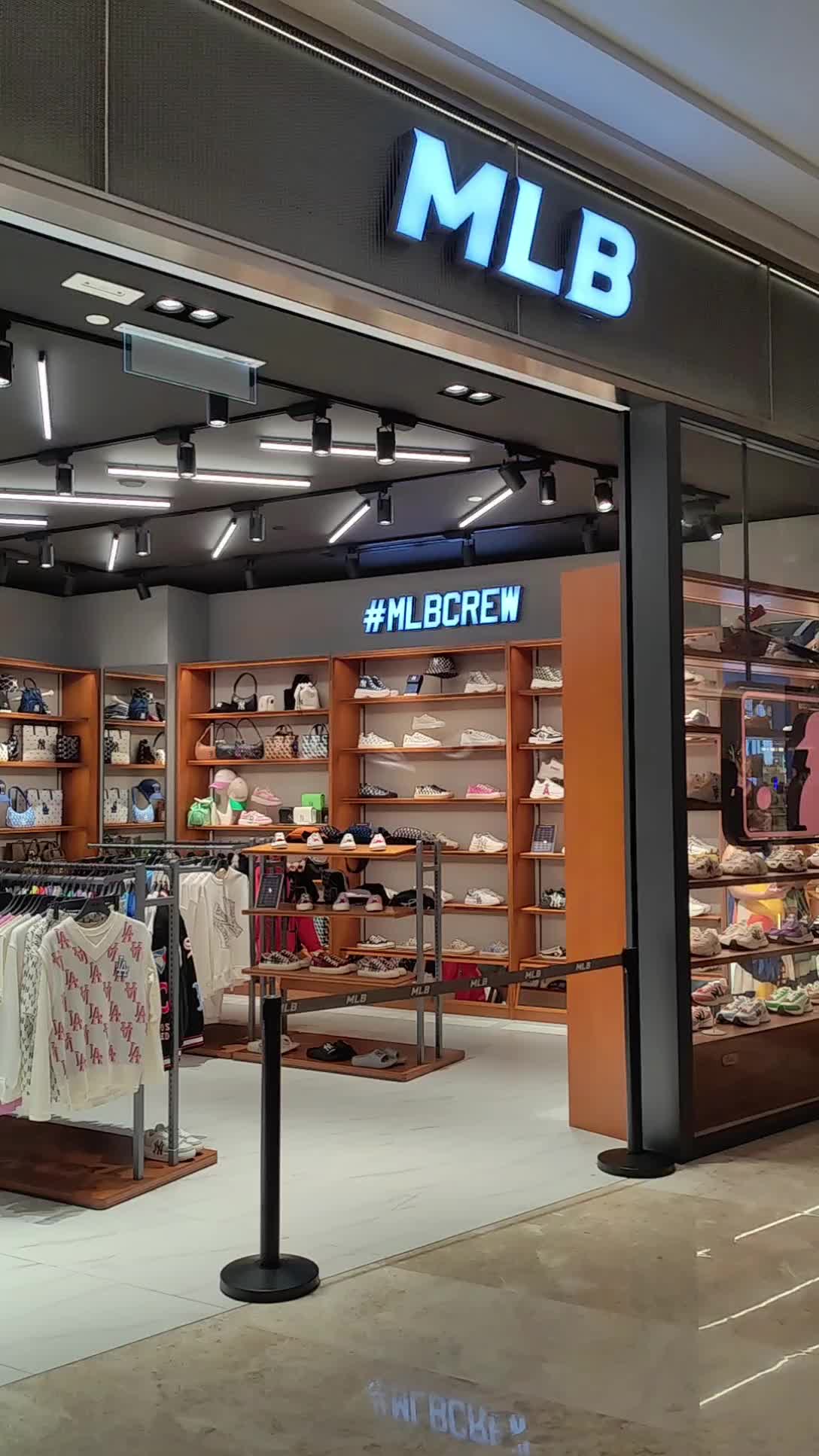 终于有韩国潮牌MLB分店了