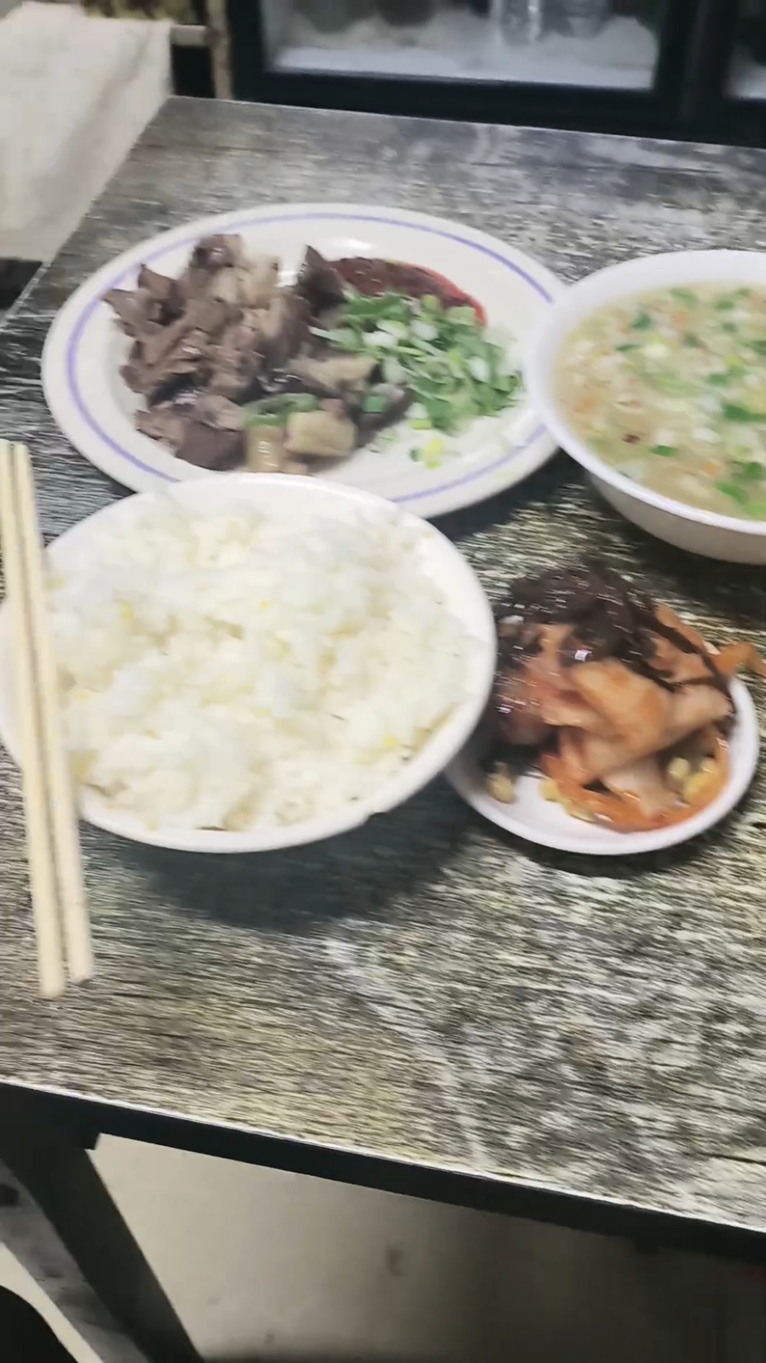 晚餐狗肉汤饭,好吃不贵
