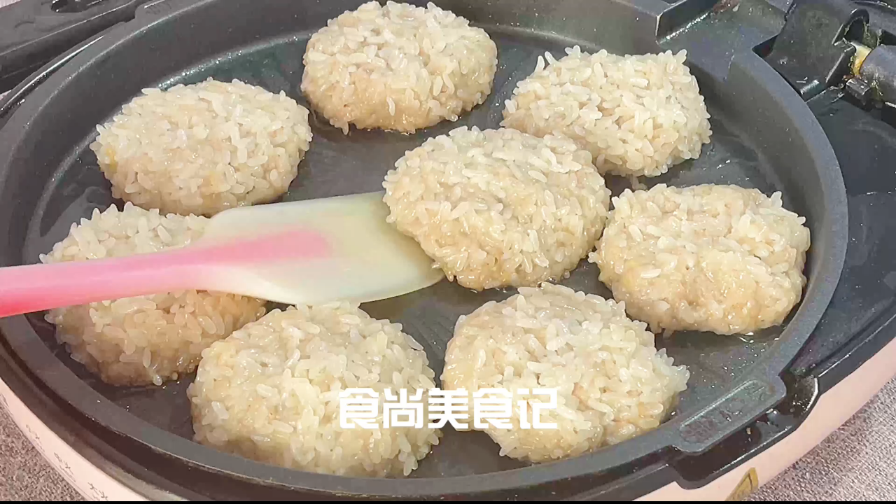 #美食教程#莲藕糯米饼# 莲藕最好吃的做法,简单一做,金黄酥脆,营养好吃又解馋,真香