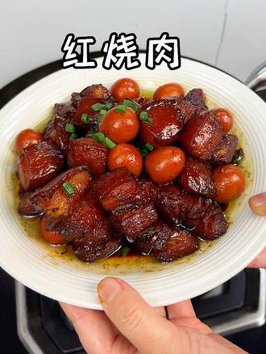 有了这个成品糖色,年夜饭的红烧肉,你就像我这样做,香香糯糯又好吃#红烧肉#红烧肉烧鹌鹑蛋#