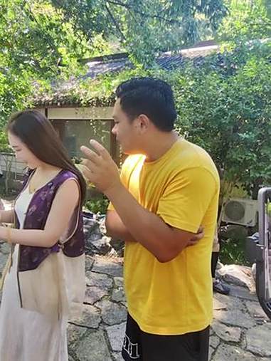 暖暖的粉丝来送奶茶了 万松书院 现场实拍 人山人海太热闹了 大龄 脱单