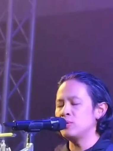 泰语歌 鸡尾酒乐队COCKTAIL现场版《 - 你让我伤心》~ live音乐现场