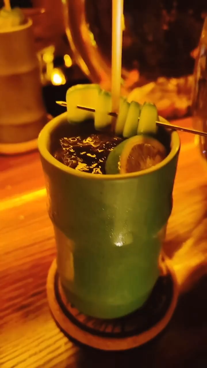 晚上喝一杯!鸡尾酒 快乐假期去哪嗨 晚上喝一杯!鸡尾酒 快乐假期去哪嗨 