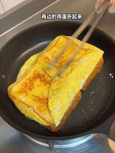 这个几分钟就能做好的三明治，简单又省事儿，小朋友还很喜欢~ 小学生早餐 三明治做法 吐司面