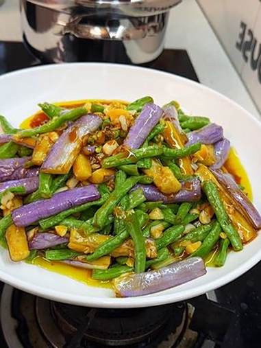 茄子豆角这样烧 米饭都要多吃几碗 美食 茄子烧豆角