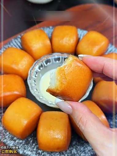 孩子去饭店必点的黄金小馒头，其实在家不用开火就可以轻松做！蘸上送的炼乳，真是香迷糊了，早餐