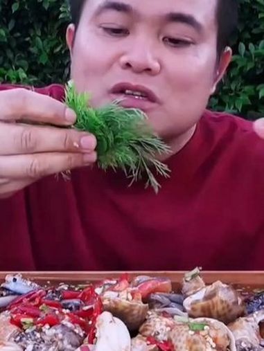 新鲜茴香鲜辣凉拌小花螺墨鱼仔 好吃到停不下来 泰国大叔 泰国美食 内容启发搜索 太好吃了