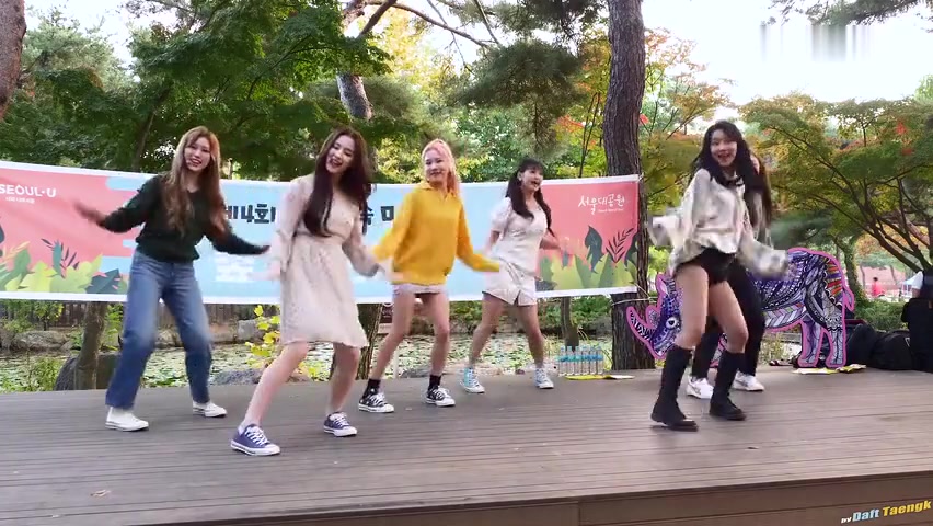 [图]MOMOLAND- BANANA CHACHA 191019