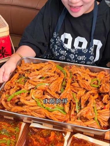 -邹三和这次优惠力度拉满!鸡爪鸭掌足足3斤力度只有这一次!3斤鸡爪鸭掌组合 椒麻双脆 无骨