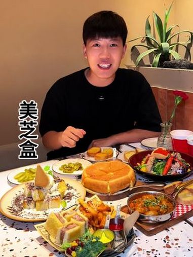 美芝盒深盘披萨太好吃啦,还出新品啦,一定来尝尝。这一口好city啊 美芝盒美式餐吧 氛围感