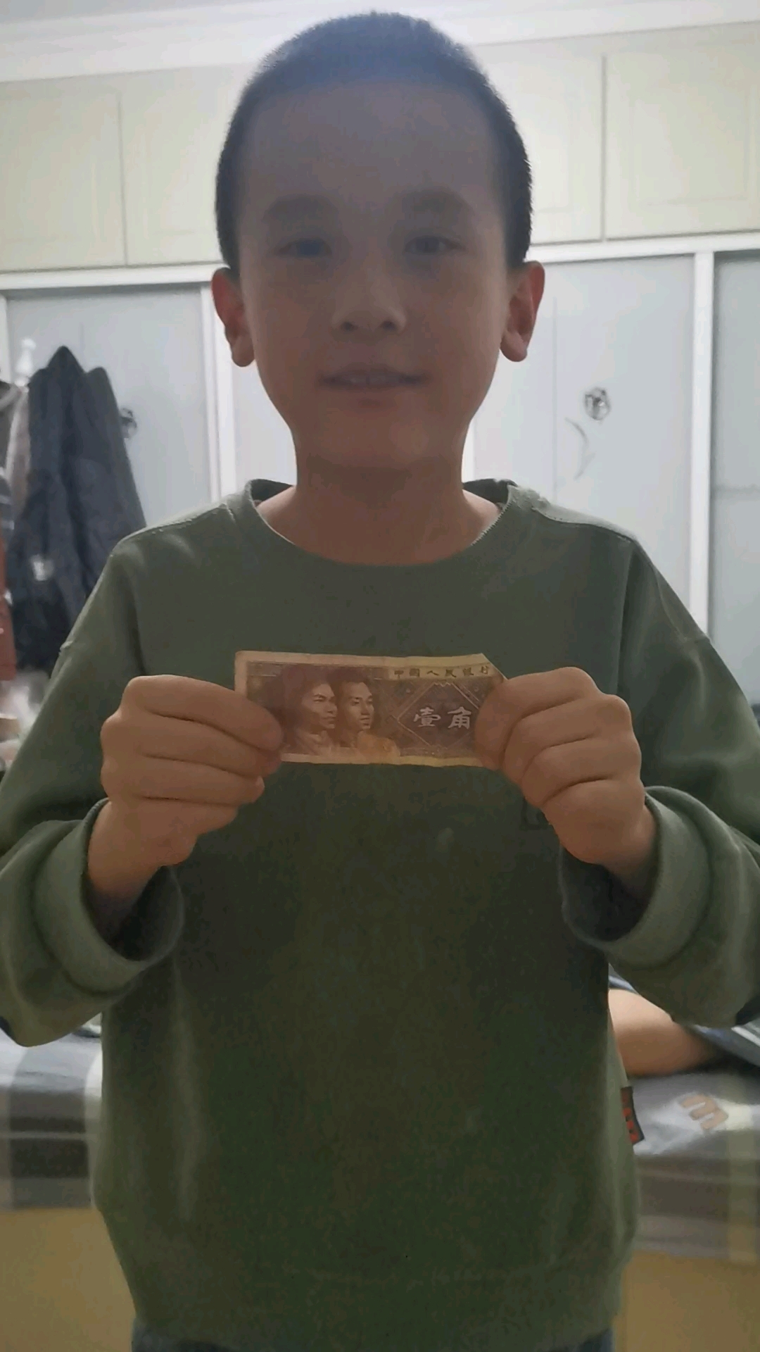 弟弟扮演咸鱼梦想家