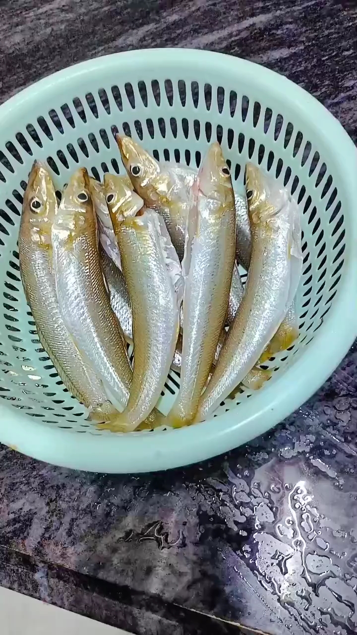 香煎沙占鱼,放点盐酱油调味简单又好吃# 色香味俱全