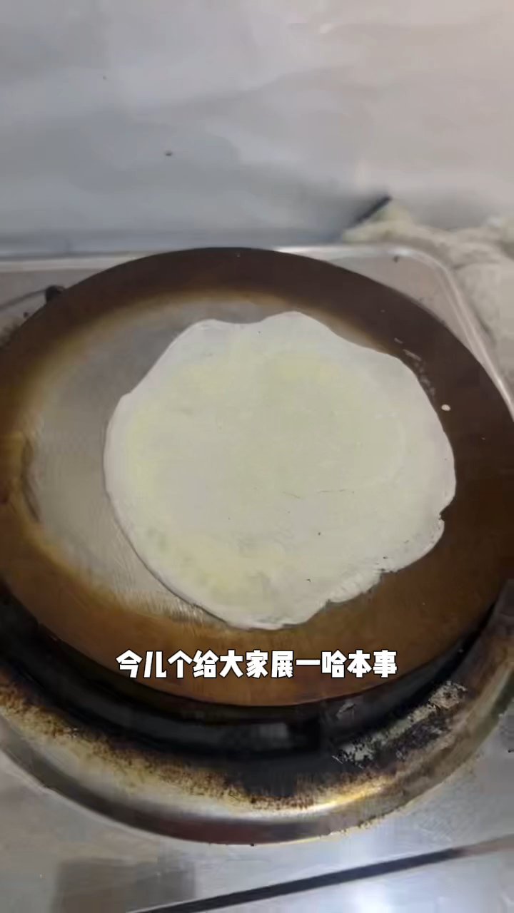 薄如蚕丝的烤鸭饼皮绝了