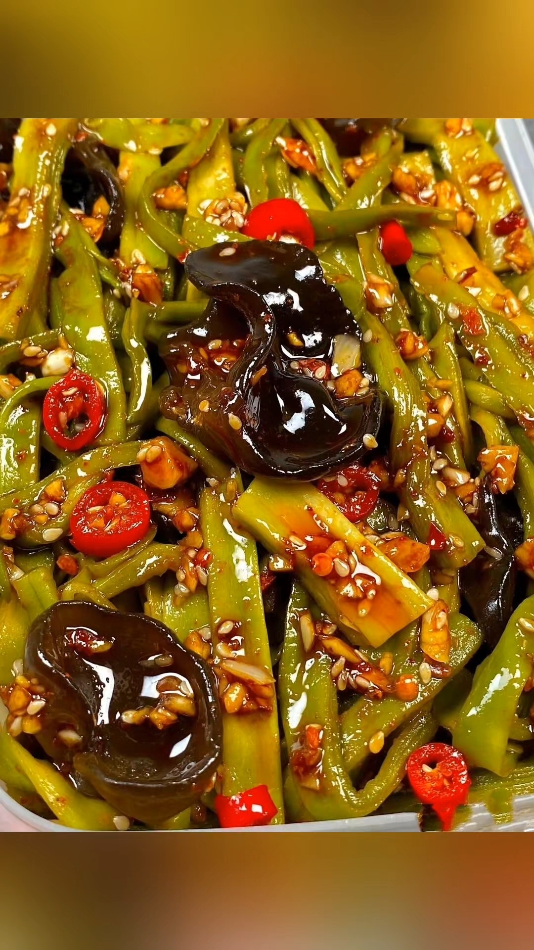 凉拌贡菜配木耳,嘎嘎好吃,姐妹们试试