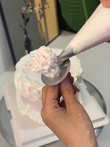生日蛋糕裱花教程 蛋糕 蛋糕装饰 蛋糕做法
