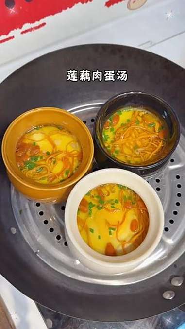 用瓦罐做的山药肉饼汤,汤鲜味美,简单又好吃,一定要试试哦。早餐 瓦罐汤
